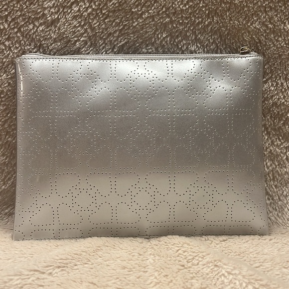 KATE SPADE Little Shiloh Silver Zippered Pouch from Beale Street Collection - Picture 6 of 12